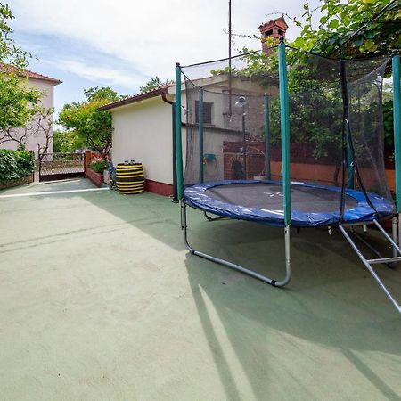 1 Bedroom Amazing Apartment In Peruški エクステリア 写真