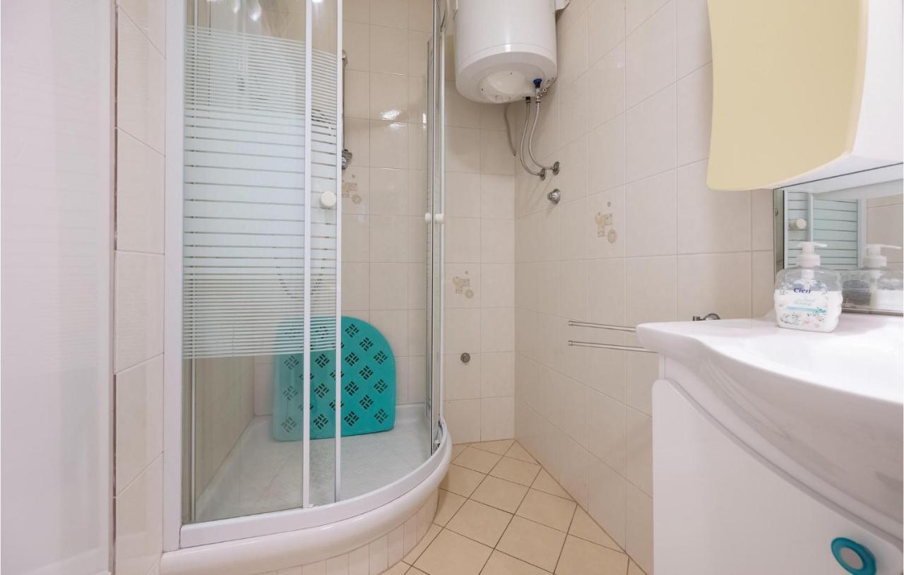 1 Bedroom Amazing Apartment In Peruški エクステリア 写真