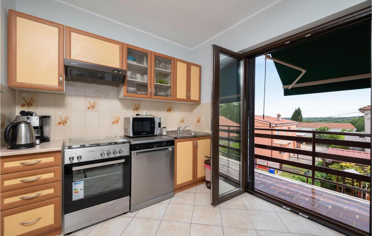 1 Bedroom Amazing Apartment In Peruški エクステリア 写真