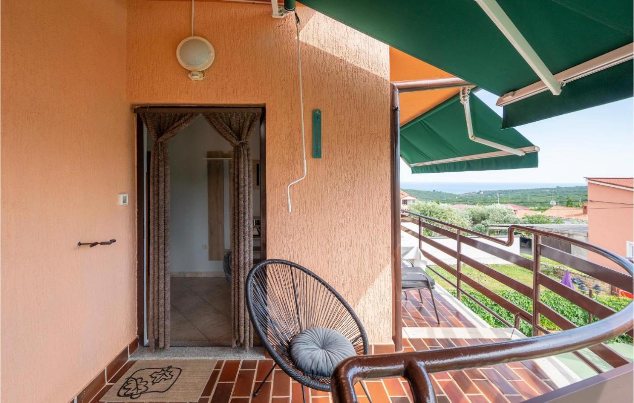 1 Bedroom Amazing Apartment In Peruški エクステリア 写真