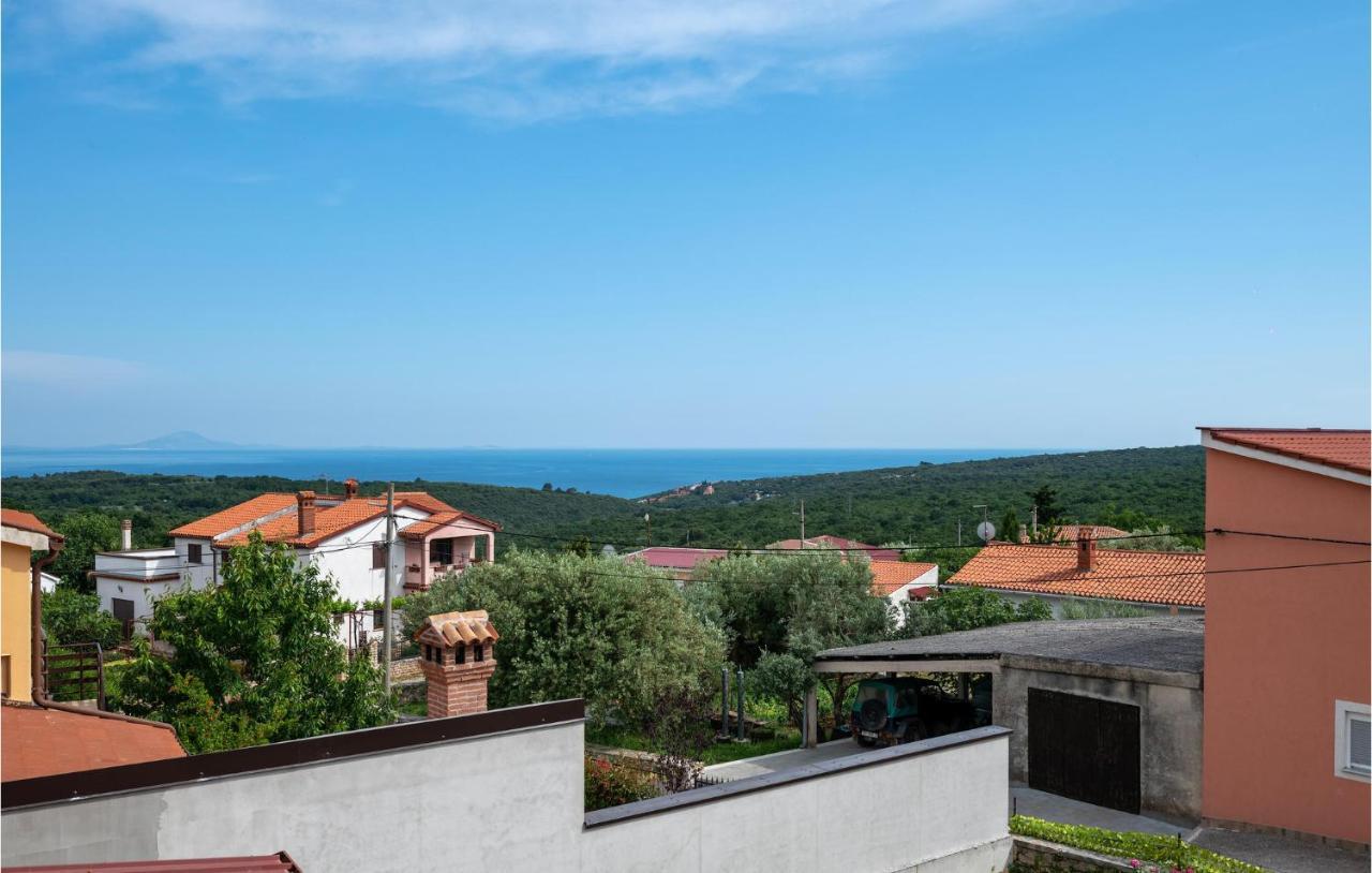 1 Bedroom Amazing Apartment In Peruški エクステリア 写真